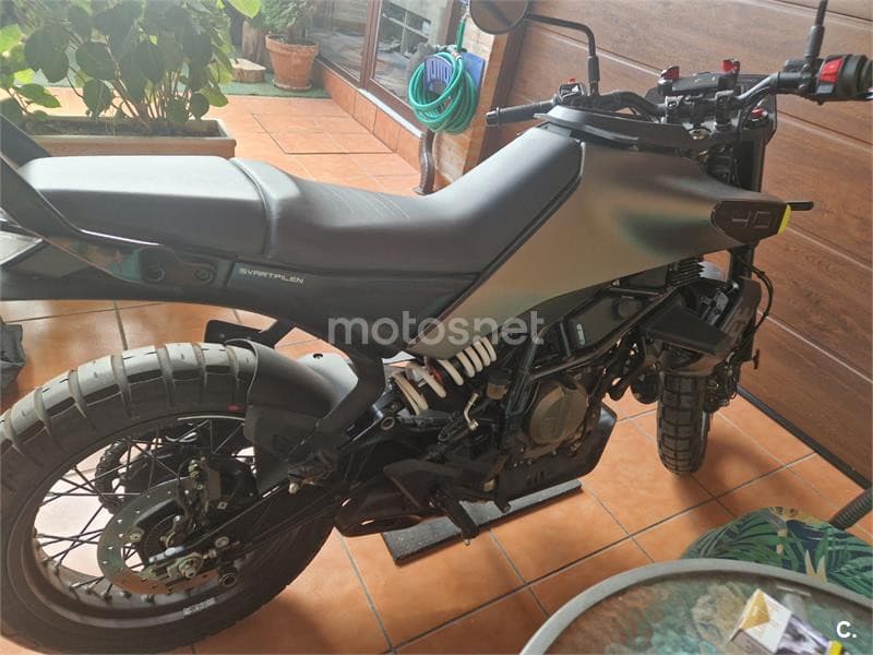 Husqvarna Svartpilen 401 – Vista 5