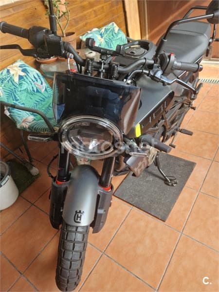 Husqvarna Svartpilen 401 – Vista 8