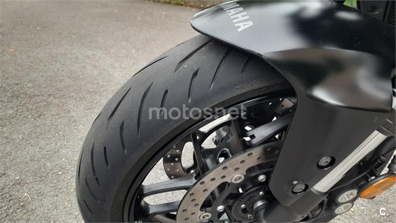 Yamaha MT 09 – Vista 9