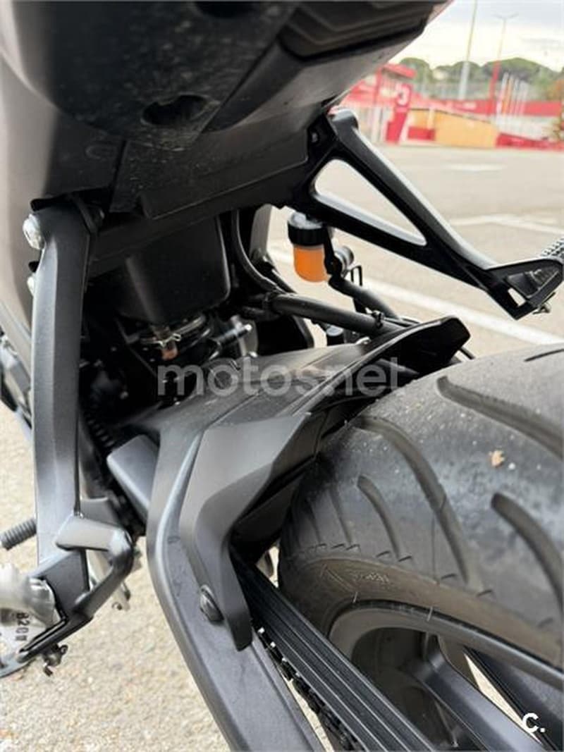 Yamaha MT-125 – Vista 12