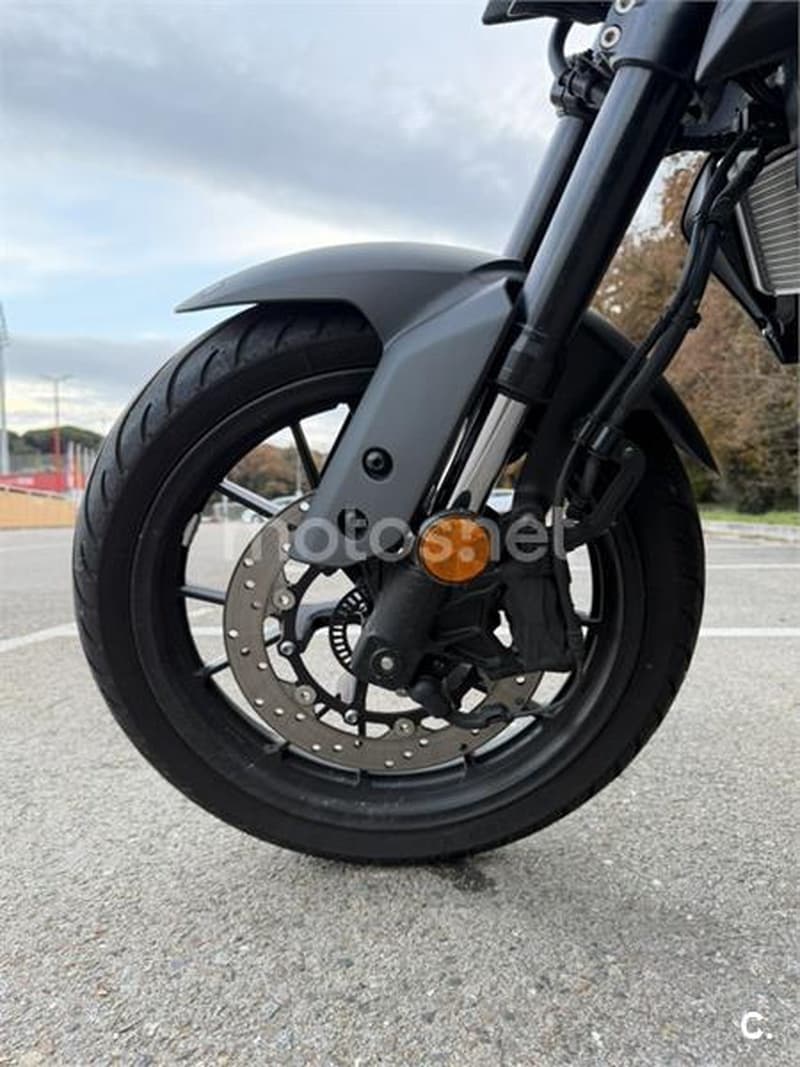 Yamaha MT-125 – Vista 16