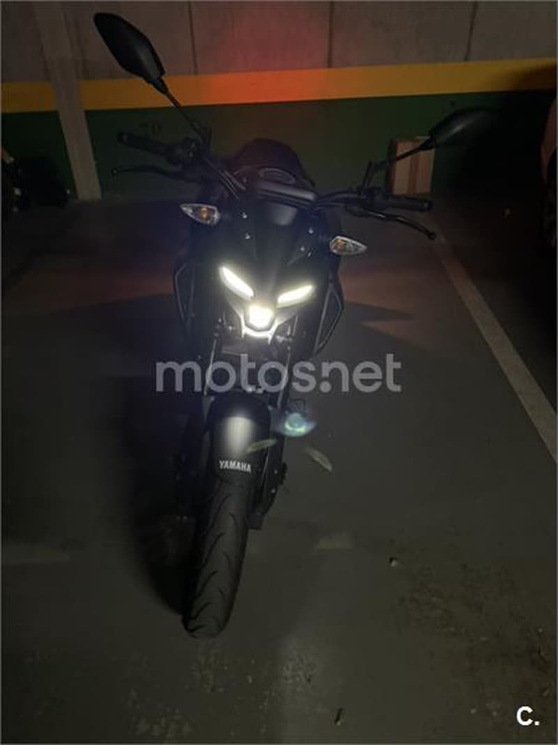 Yamaha MT-125 – Vista 22