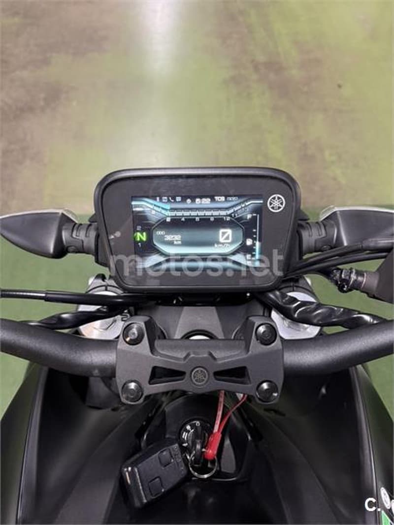 Yamaha MT-125 – Vista 25