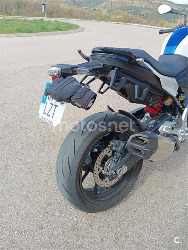 BMW F 900 R – Vista 3