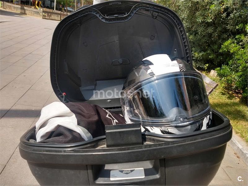 Suzuki GSR 600 – Vista 11