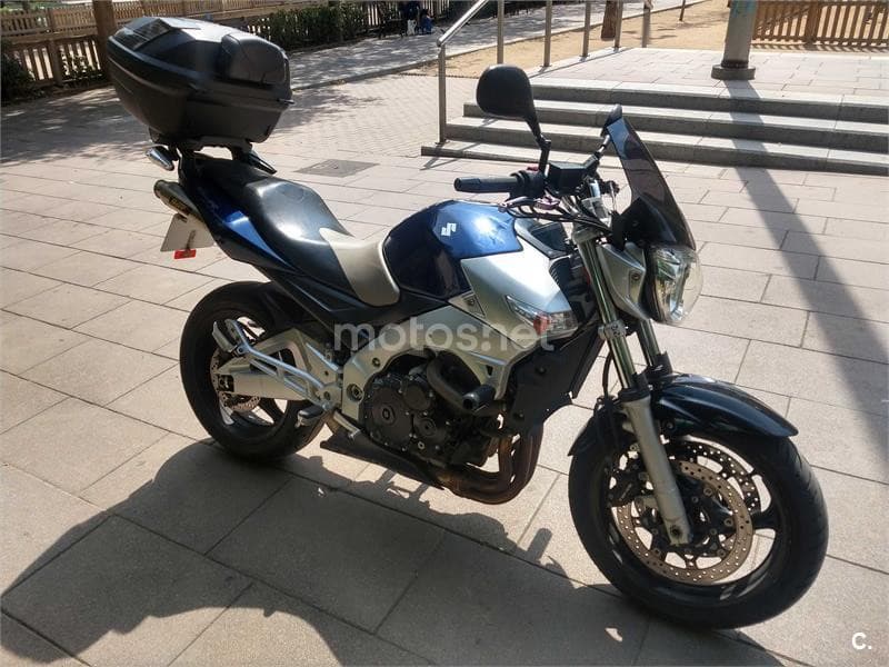 Suzuki GSR 600 – Vista 4