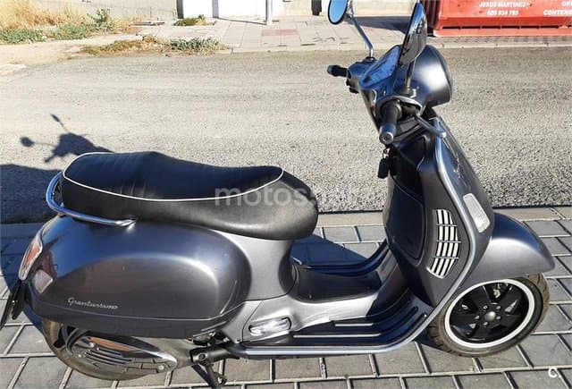 Vespa Gran Turismo 200 – Vista 2