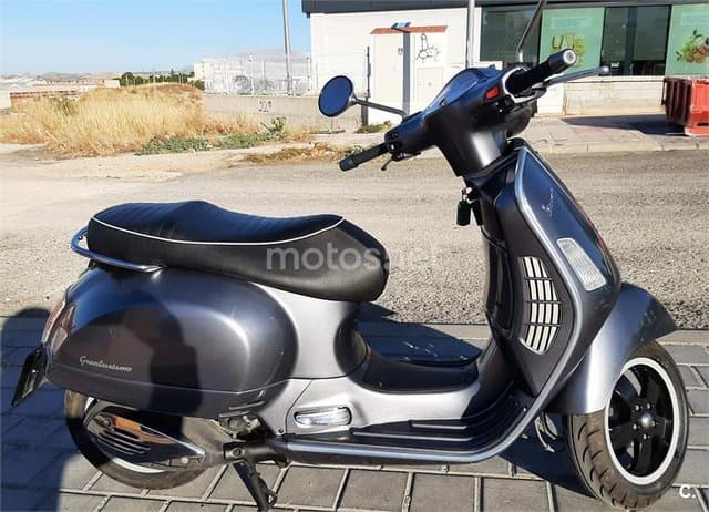 Vespa Gran Turismo 200 – Vista 4