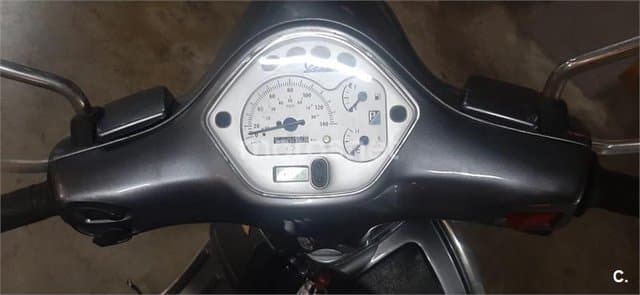 Vespa Gran Turismo 200 – Vista 8