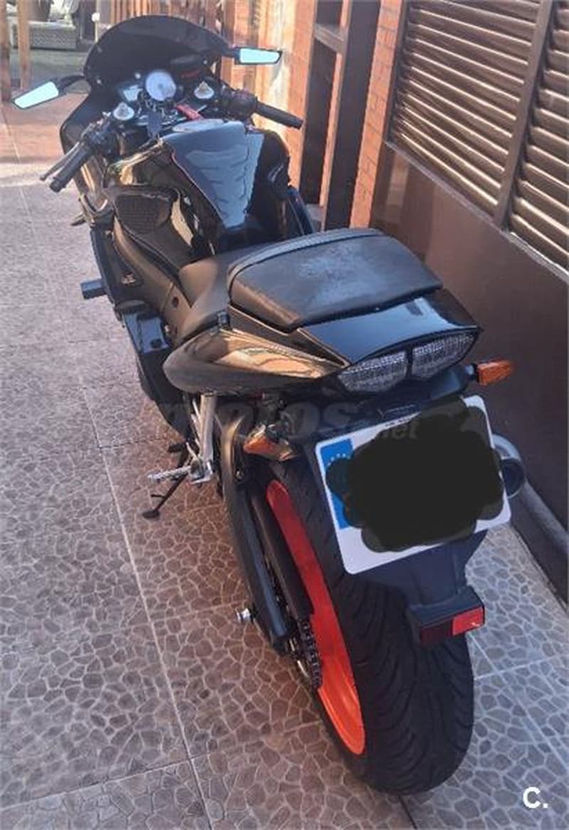 Yamaha YZF R6 – Vista 11