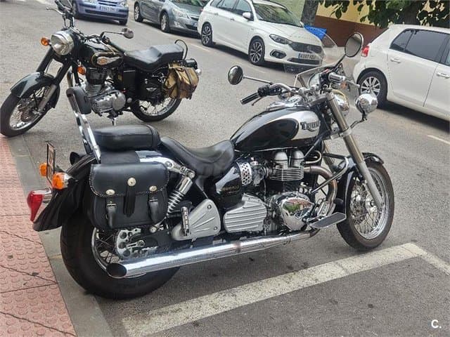 Triumph BONNEVILLE America – Vista 3