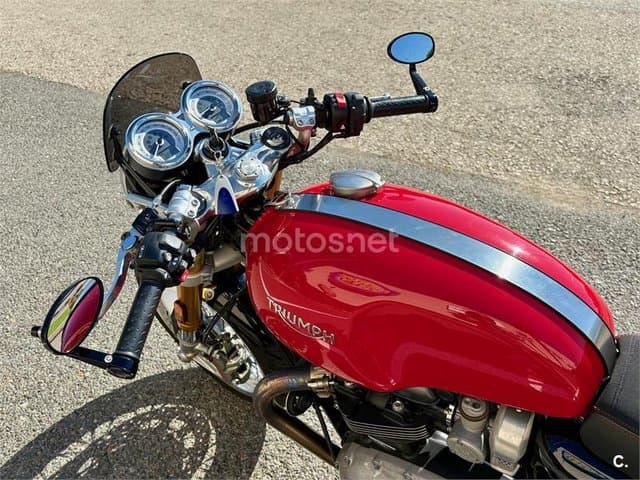 Triumph Thruxton – Vista 17