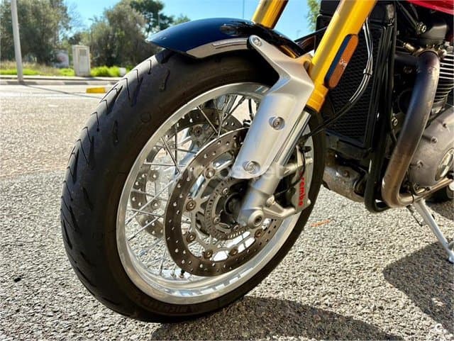 Triumph Thruxton – Vista 4