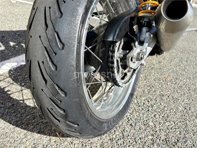 Triumph Thruxton – Vista 7