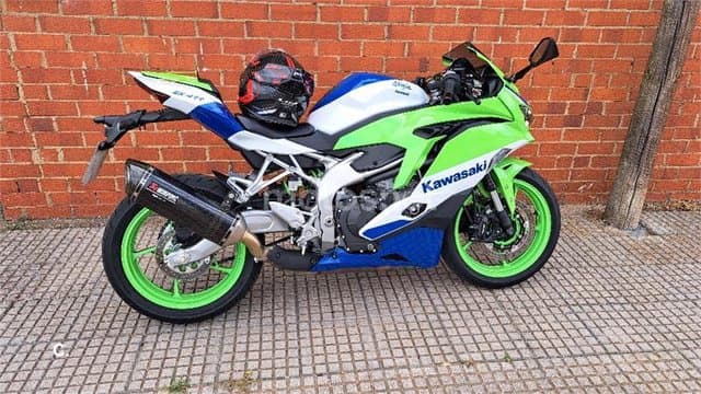 Kawasaki ZX 4RR – Vista 2