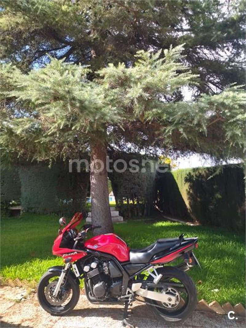 Yamaha FZS 600 Fazer – Vista 1