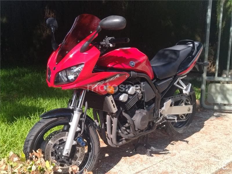Yamaha FZS 600 Fazer – Vista 3