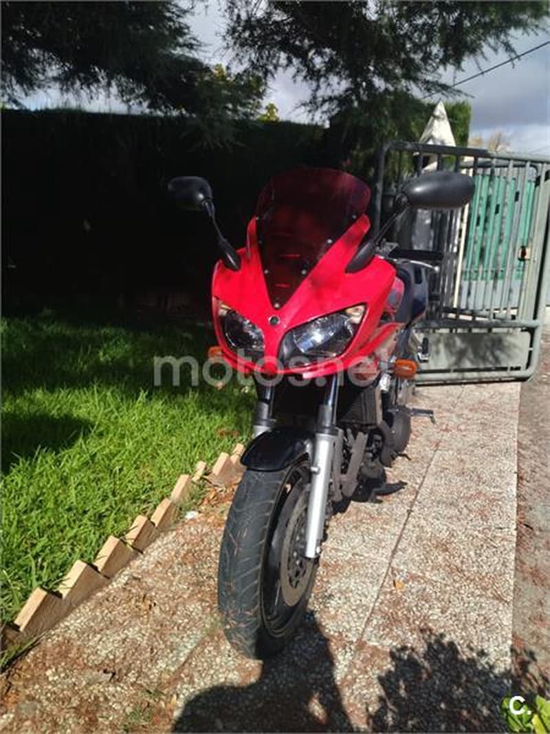 Yamaha FZS 600 Fazer – Vista 8