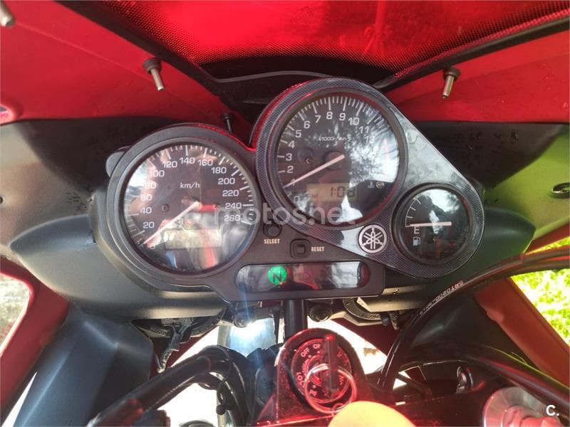 Yamaha FZS 600 Fazer – Vista 9