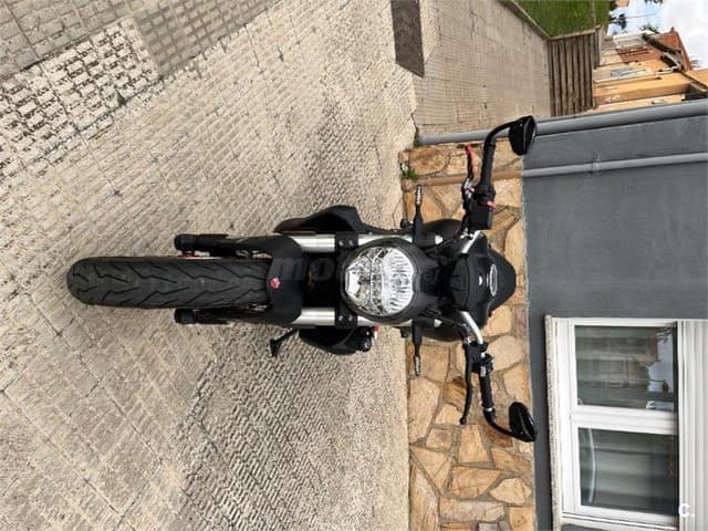 Ducati Monster 821 – Vista 1