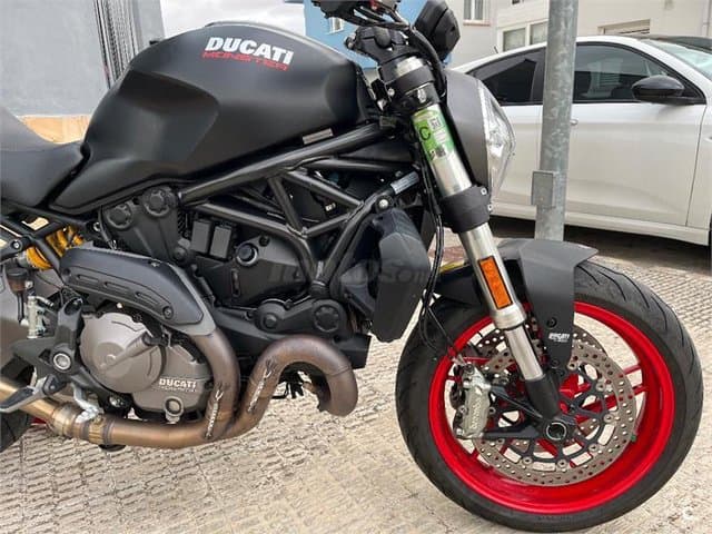 Ducati Monster 821 – Vista 3