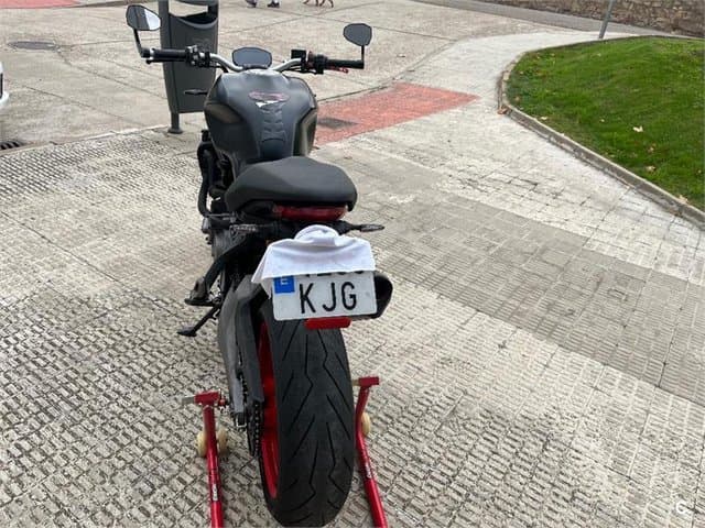 Ducati Monster 821 – Vista 5