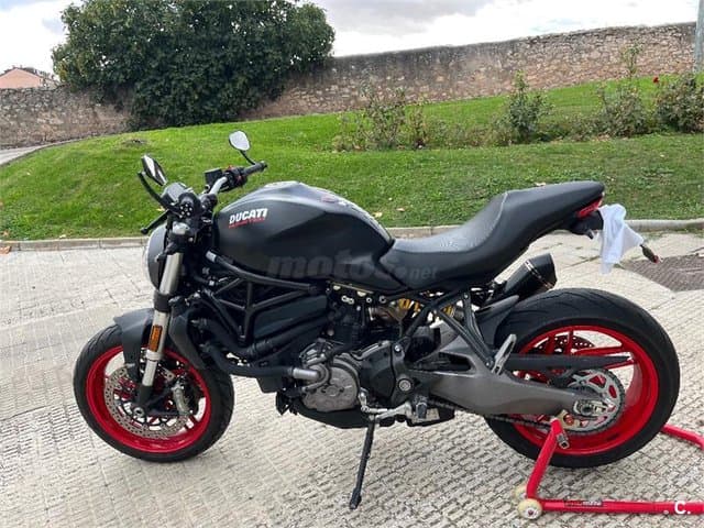 Ducati Monster 821 – Vista 8