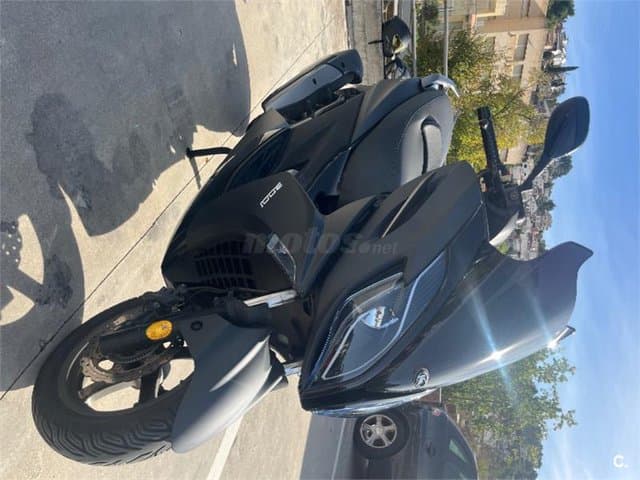 Kymco K-XCT 300i 2000 € 2013 Barcelona - 1