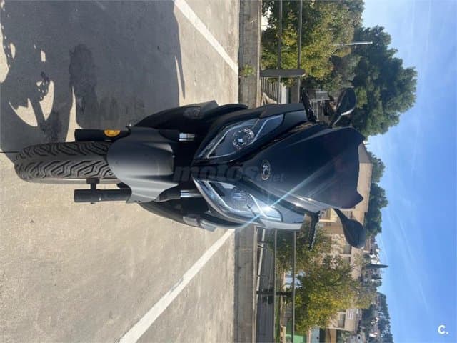Kymco K-XCT 300i 2000 € 2013 Barcelona - 3