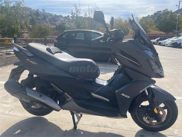 Kymco K-XCT 300i 2000 € 2013 Barcelona - 4
