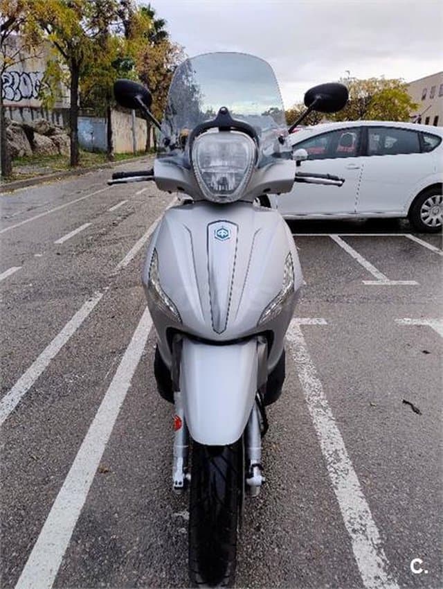 Piaggio Beverly 300 – Vista 2