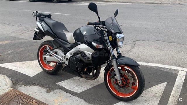 Suzuki GSR 600 – Vista 2