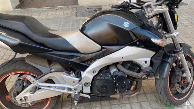 Suzuki GSR 600 – Vista 5