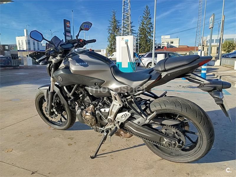 Yamaha MT-07 – Vista 5