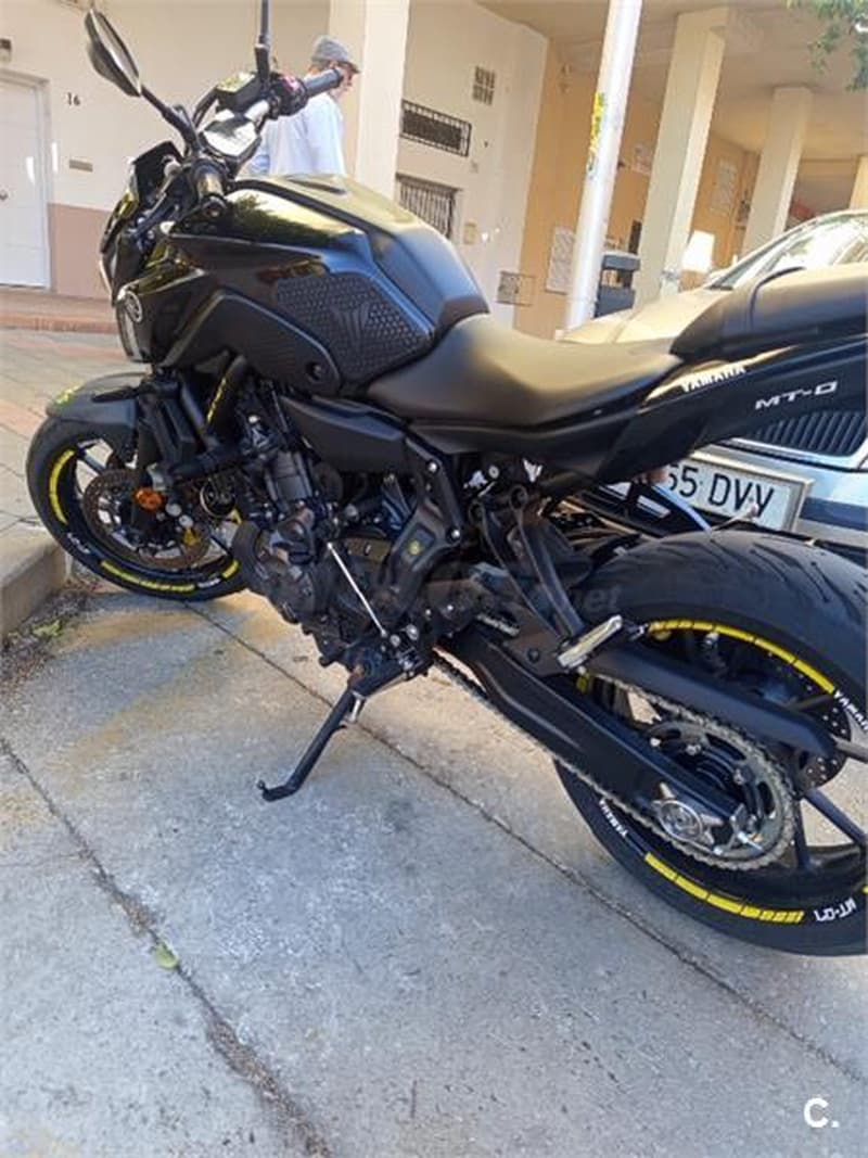 Yamaha MT-07 – Vista 5