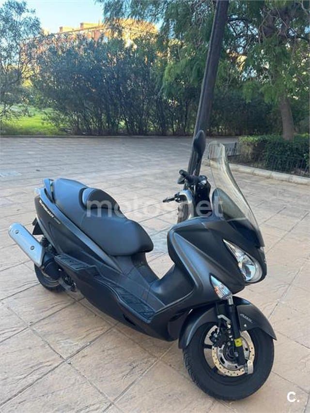 Suzuki BURGMAN 200 2100 € 2016 Valencia - 1