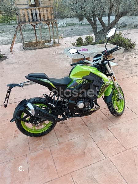 Keeway RKF 125 – Vista 2