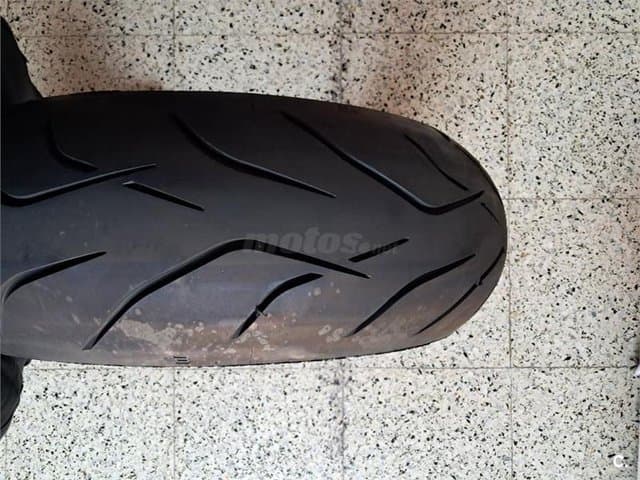 Suzuki GSX-S – Vista 4