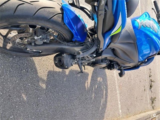 Suzuki GSX-S – Vista 6