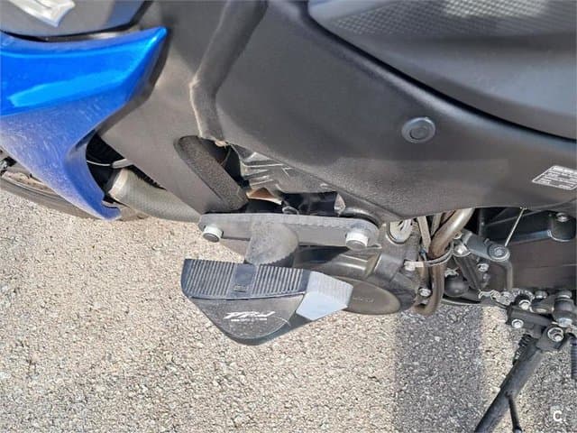 Suzuki GSX-S – Vista 7