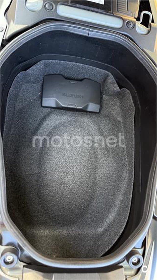 Suzuki BURGMAN 400 5995 € 2019 Barcelona - 4