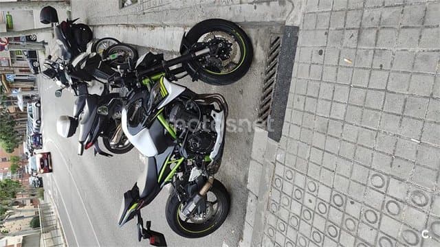 Kawasaki Z 900 – Vista 1