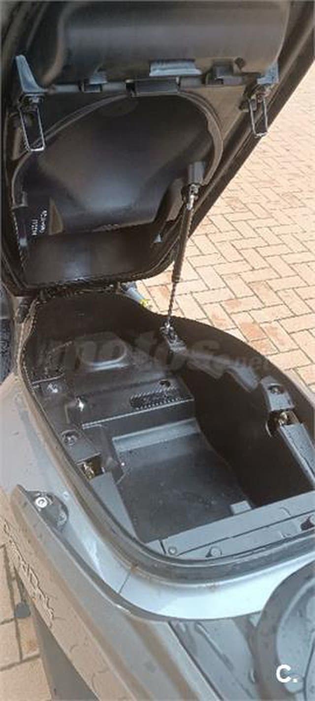 Kymco Grand Dink 300 2750 € 2018 Valencia - 8