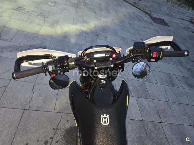 Husqvarna 701 Supermoto – Vista 7