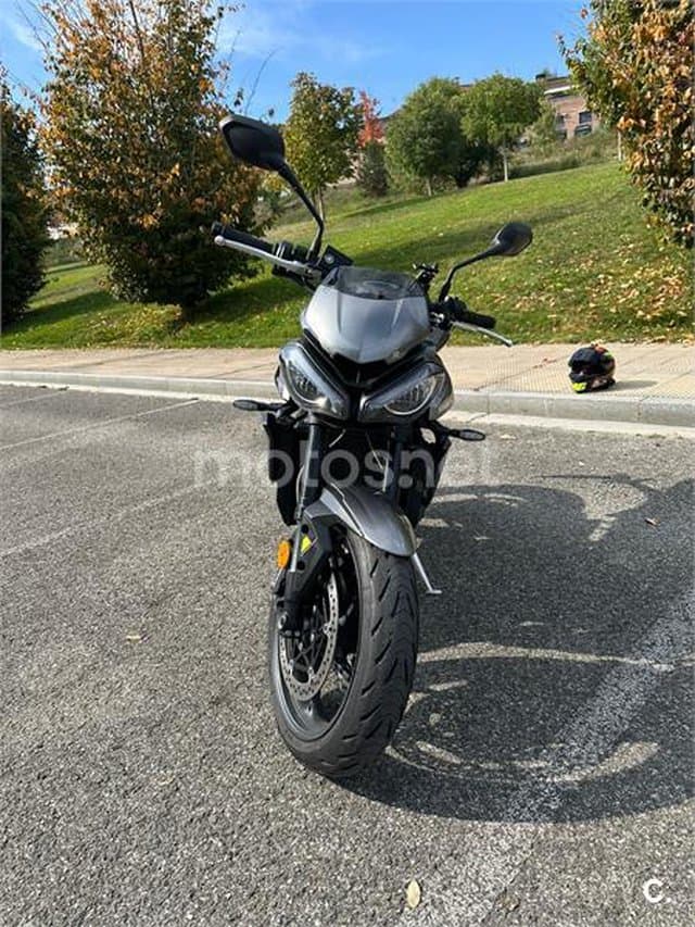 Triumph Street Triple 765 8800 € 2023 Navarra - 1