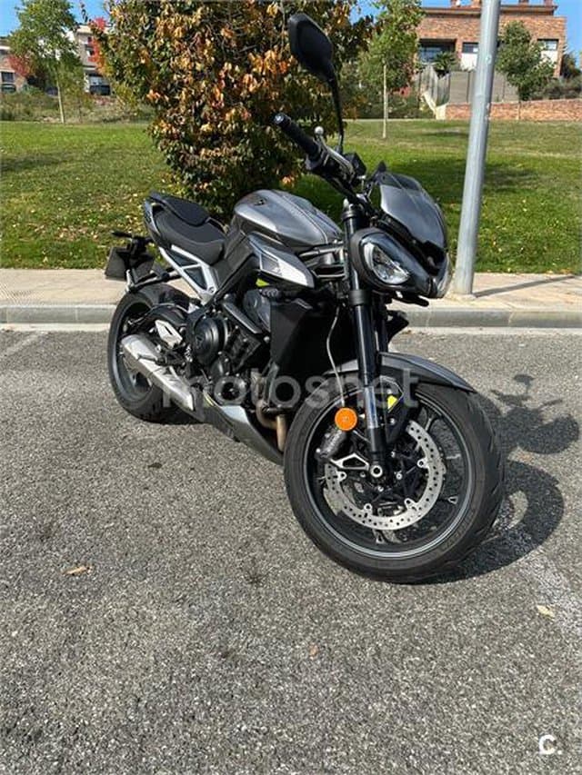 Triumph Street Triple 765 8800 € 2023 Navarra - 4