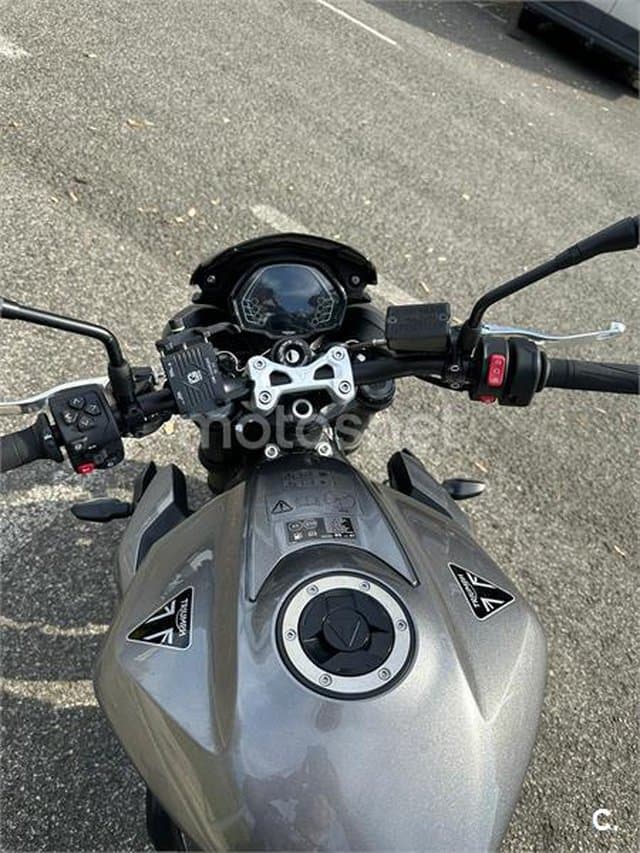 Triumph Street Triple 765 8800 € 2023 Navarra - 5