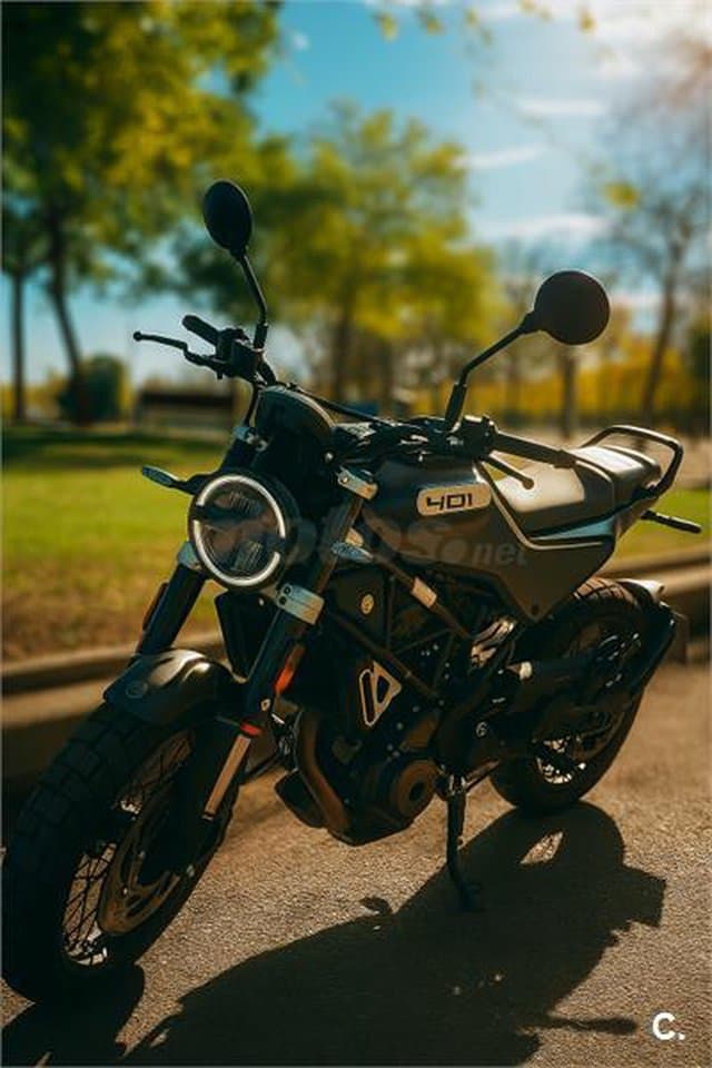 Husqvarna Svartpilen 401 – Vista 1