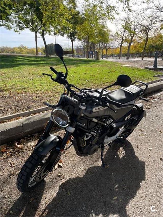 Husqvarna Svartpilen 401 – Vista 5