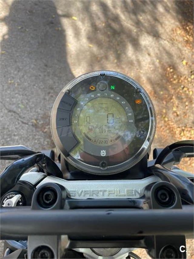 Husqvarna Svartpilen 401 – Vista 6